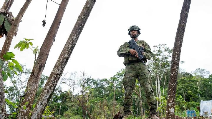 Secuestran a 34 militares colombianos en operativo donde abaten a jefe de disidencias de las FARC