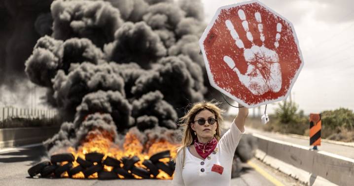 Fiery protests in Israel pictured amid demands for hostage release deal