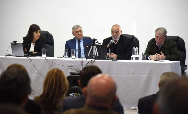 “Quieren dinero de las cajas”