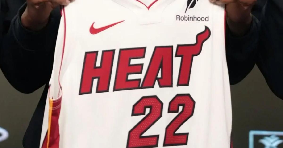 Exempleado de los Miami Heat es acusado de robar 400 camisetas usadas por jugadores en partidos