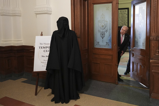 The Latest: Texas GOP poised to approve map gerrymandered for their advantage