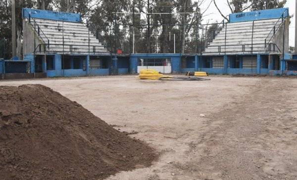 Las canchas de softbol del Parque de Mayo están “atrapadas” en una renovación total