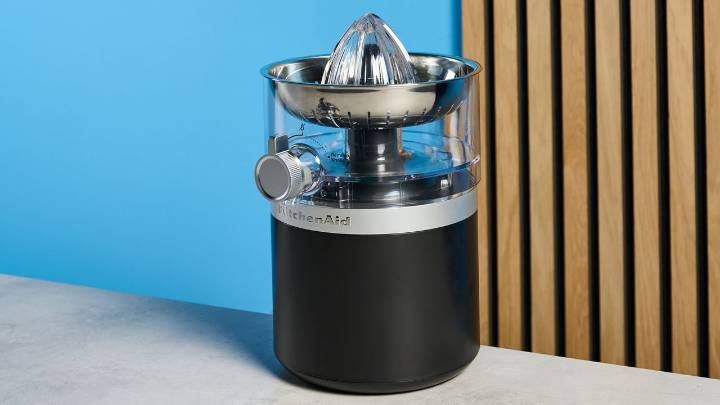 My daily boost of vitamin C is now easier than ever with this KitchenAid Citrus Juicer
