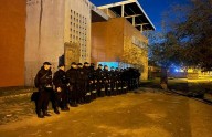 Disturbios y caos en la Escuela Costanera: más de 100 padres intentaron atacar a docentes