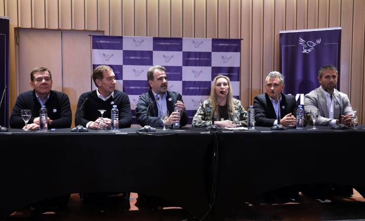 Coletazos del cierre. El Gobierno y un mezquino reparto de lugares en las listas para los aliados del oficialismo