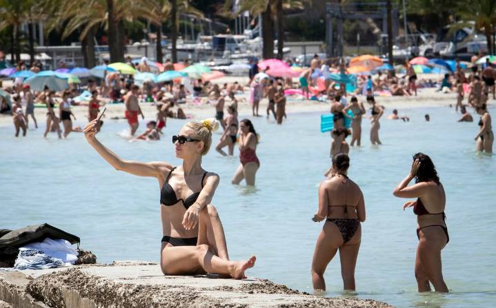 ¿Está de baja? Cuidado, Instagram puede dejarle sin trabajo