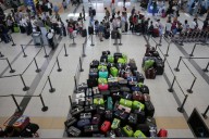 Los viajes al exterior crecieron y la balanza turística se hunde