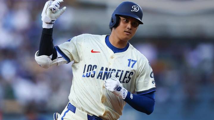 Ohtani hits 40th homer and Snell overpowers Blue Jays as Dodgers romp to 9