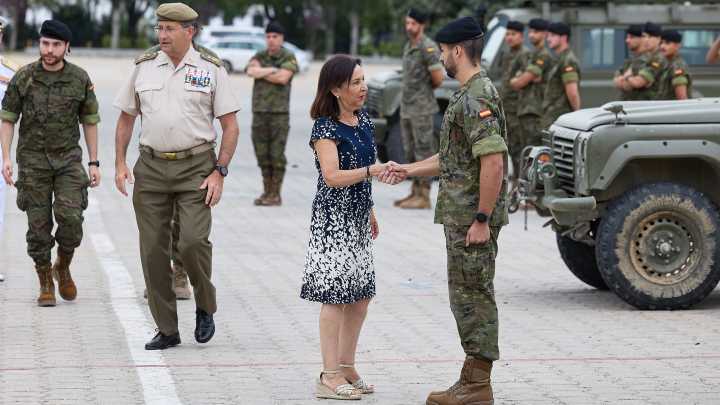 Robles acusa a las comunidades del PP afectadas por el fuego de "no asumir sus obligaciones" y pide "honestidad"