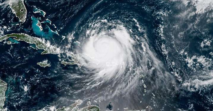 Thousands without power in Puerto Rico as Hurricane Erin pummels region