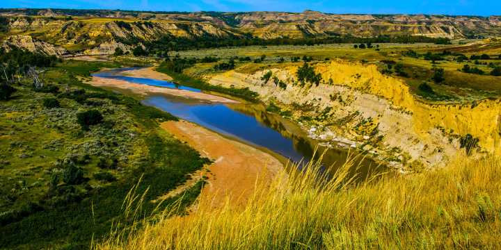 North Dakota's Largest State Park Is A Mirror Image Of Yellowstone, Only Better
