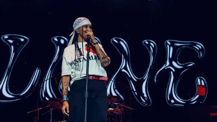 Tierra trágame: Liane y sus «fallos» de sonido en directo