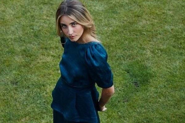 Esta firma de invitada todo tiene todo para ser la mejor vestida de tu próxima boda o evento