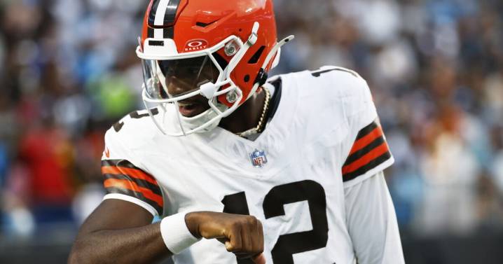 Browns QB Shedeur Sanders throws 1st NFL touchdown in preseason game against Panthers
