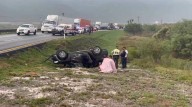Vuelca camioneta en la Saltillo-Monterrey; cuatro mujeres lesionadas