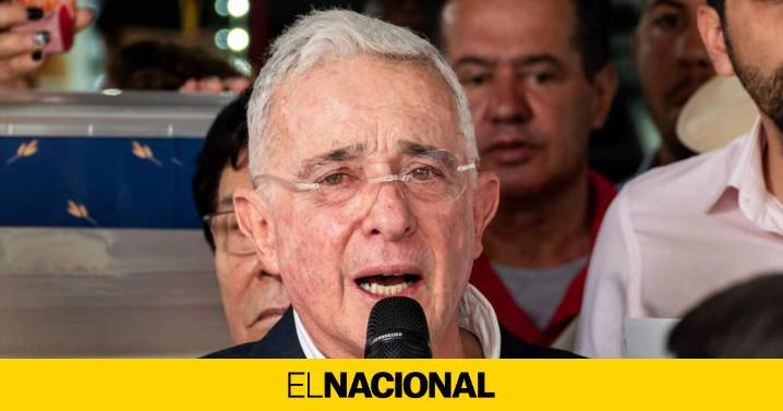 La justicia de Colombia ordena la libertad inmediata del expresidente Álvaro Uribe