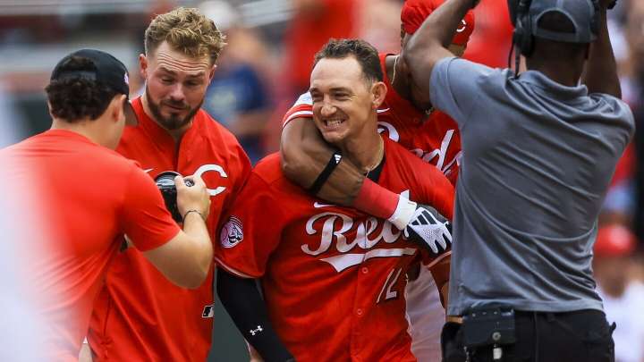 Reds end Brewers’ franchise-record, 14-game winning streak on Hays’ bases