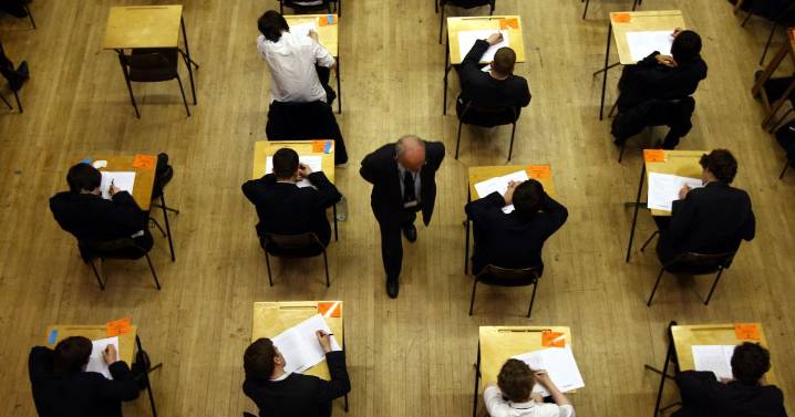 South Lanarkshire pupils congratulated on exam results
