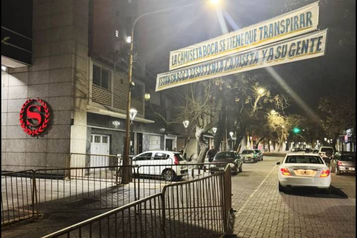 En Mendoza. Mensajes amenazantes para el plantel de Boca antes del duelo con Independiente de Rivadavia