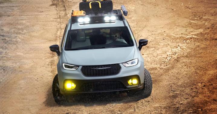 Chrysler Turns the Pacifica Into an Overlanding Rig With the Grizzly Peak Concept