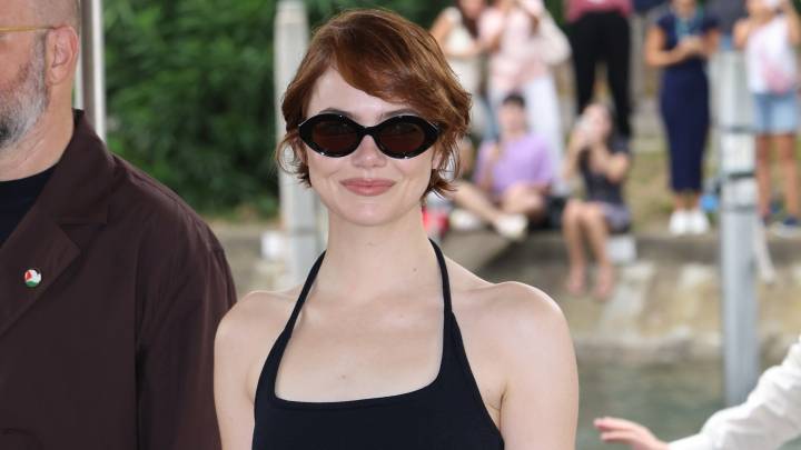 Emma Stone Gushes About Carl Sagan and Declares “I Believe in Aliens”