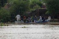 Pakistan evacuates 150,000 people after flood warning from rival India
