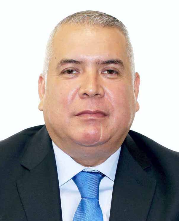 Con dinero del pueblo, Geraldine y Galván, pretenden gubernatura