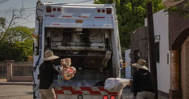 Entre el calor extremo y el deber: 17 años limpiando las calles de Mexicali