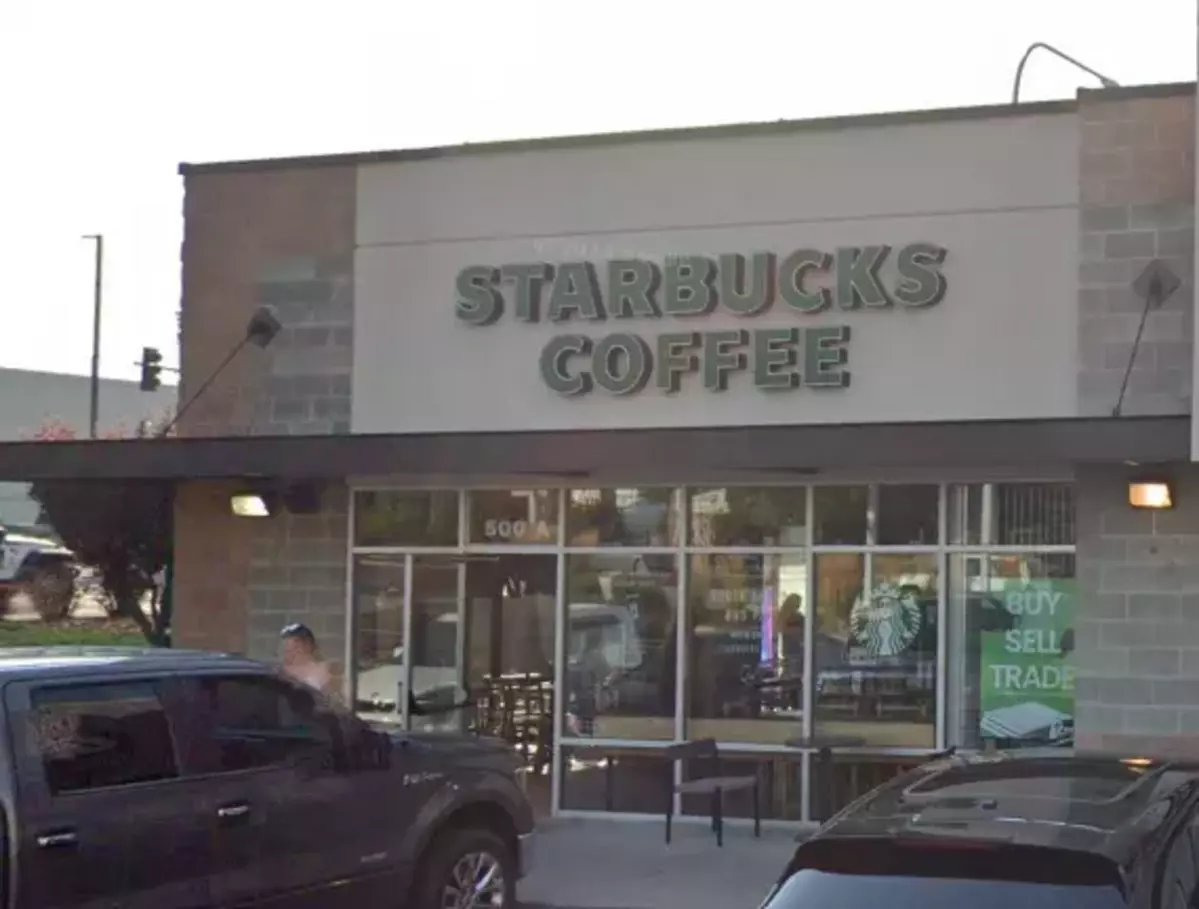 Starbucks To Close Pick Up Stores, Including East Wenatchee?