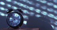 Hasta incidencia en cánceres: Expertos explican cómo afecta el cambio de hora en la salud y a quiénes afecta más