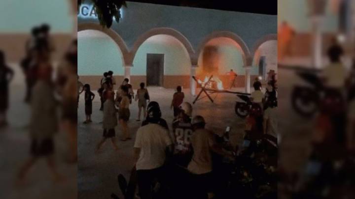Queman Palacio Municipal de Tzucacab en protesta por muerte de joven