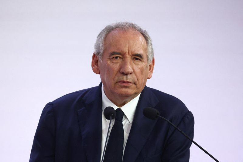 French bonds tumble after PM calls confidence vote