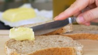 Mantequilla vs. margarina, ¿cuál es mejor para ti?