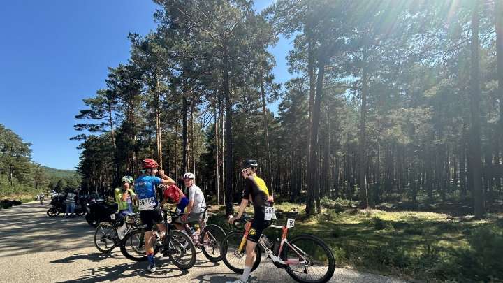 Fallece un corredor a consecuencia de una caída en la segunda etapa de la Vuelta a la Ribera