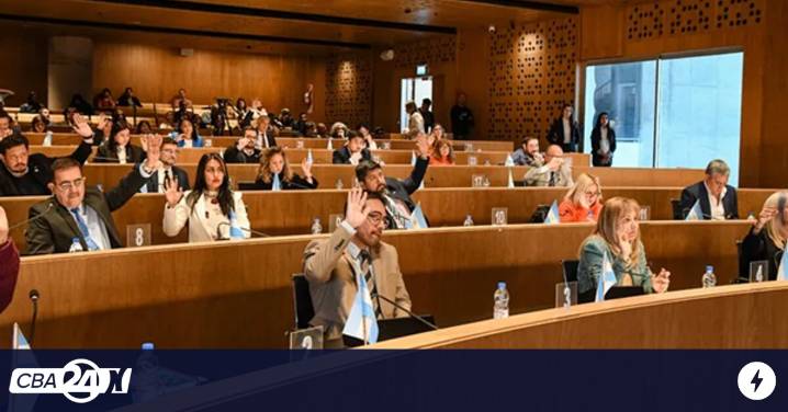Tras la marcha de taxis, el Concejo Deliberante tratará el jueves la regulación de Uber