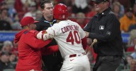 Willson Contreras ejected, hits own coach with bat in Cardinals' win over Pirates