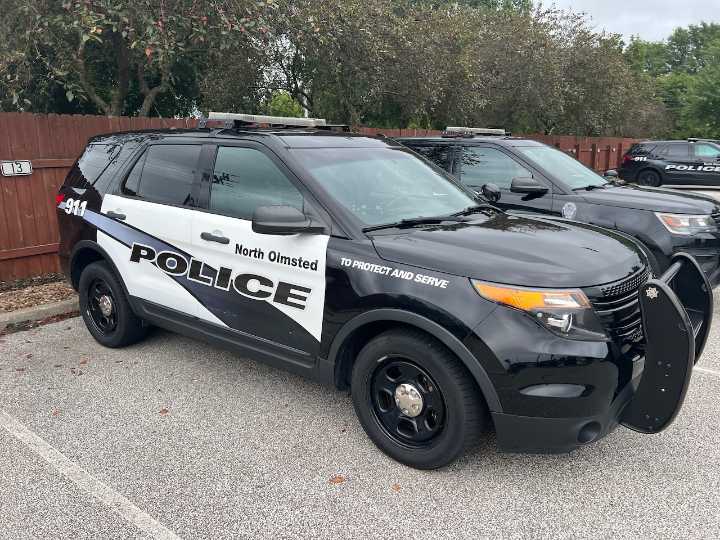 North Olmsted police arrest suspects in SUV after highway chase