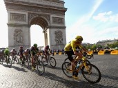 Cyclist Chris Froome ’stable’ but having surgery after crash