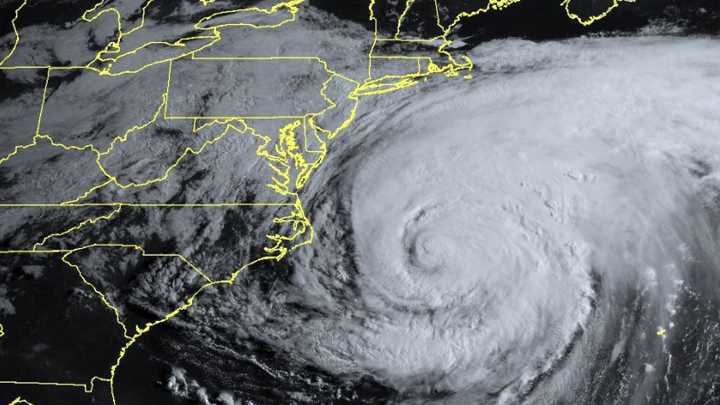 Hurricane Erin Causing US East Coast Flooding, Evacuations, but Still Stays Offshore