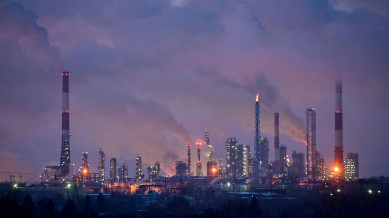 Trump’s plan to punish buyers of Russian oil would hurt America’s own economy