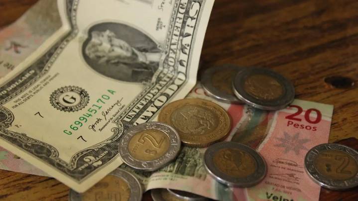 ¿Menos dólares en México? Redadas en EE. UU. provocan caída del 16.3% en remesas; Aguascalientes con impacto mínimo