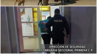 Rompió la vidriera de un local en San Martín al 500