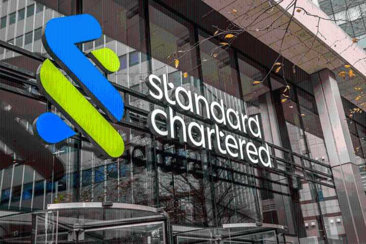 Standard Chartered shares struggle to rebound after $3bn sell