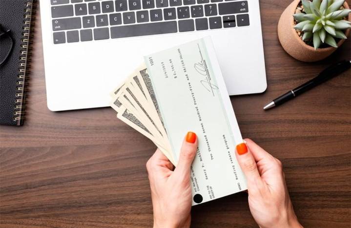 IRS confirma cheques de estímulo para finales de verano: son 1.390 dólares para cada estadounidense elegible