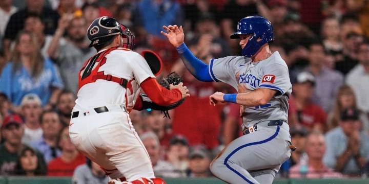 Royals rally comes up short as Red Sox win 6th straight, 8