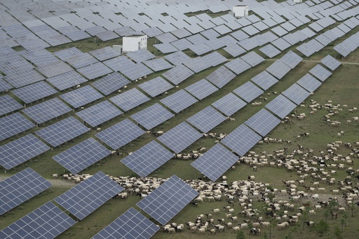 China rushes to build out solar, and emissions edge downward