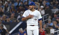 José Berríos permite seis carreras y 10 hits ante los Rangers