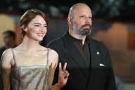 Recibe 'Bugonia', de Yorgos Lanthimos, ovación en Venecia
