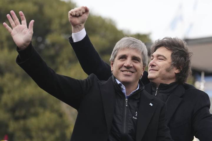 Pilar del plan. Hubo déficit financiero en julio y el Gobierno lo atribuye al pago de deuda