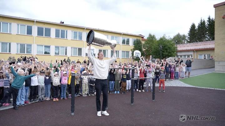 Mikkola brings Stanley Cup to children’s hospital, former school in Finland